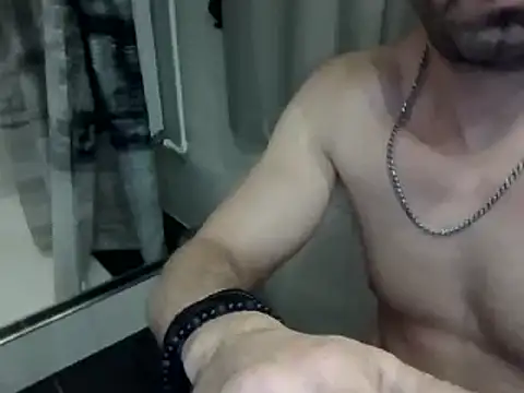 Snapshot of sexylover2525 chatting on December 20, 2024, 6:29 am sexylover2525 online show from December 20, 2024, 6:29 am