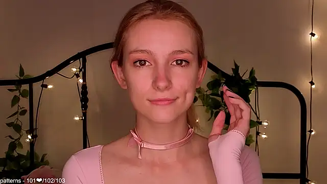 berrry girl online show from May 15, 2026, 11:52 am