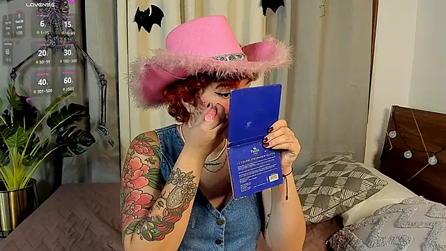 Snapshot of Amy_art chatting on October 24, 2025, 8:52 pm Amy art online show from October 24, 2025, 8:52 pm