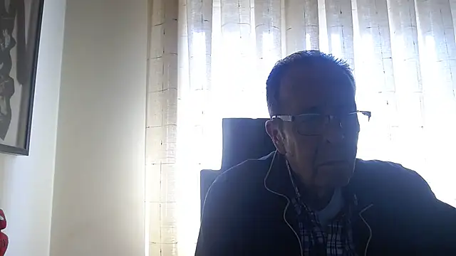 Snapshot of TonyComa chatting on May 6, 2026, 9:35 am TonyComa online show from May 6, 2026, 9:35 am