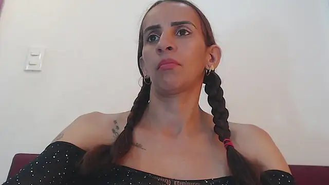 Snapshot of Amber_Moore chatting on December 5, 2025, 6:28 pm Amber Moore online show from December 5, 2025, 6:28 pm