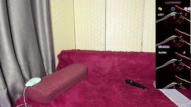 Feral-Berry22 online show from October 7, 2025, 10:44 pm