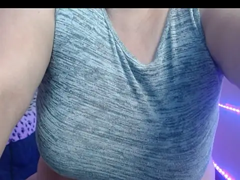 angelitolove727 online show from August 7, 2026, 6:36 pm