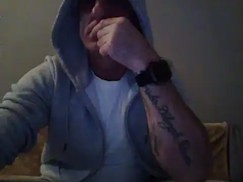 Snapshot of michu81 chatting on January 29, 2025, 11:25 pm michu81 online show from January 29, 2025, 11:25 pm