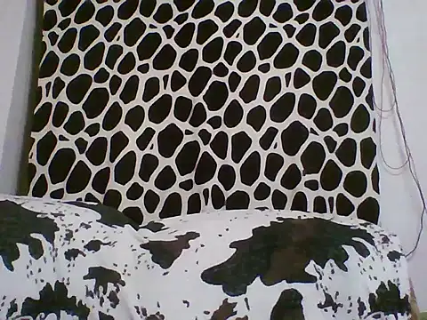 Snapshot of CathySuns chatting on October 25, 2025, 6:52 pm CathySuns online show from October 25, 2025, 6:52 pm