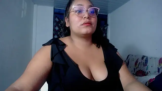 Snapshot of sirena_15 chatting on February 8, 2026, 1:14 am sirena 15 online show from February 8, 2026, 1:14 am