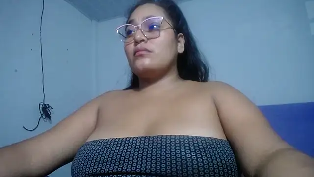 Snapshot of sirena_15 chatting on June 20, 2026, 5:23 am sirena 15 online show from June 20, 2026, 5:23 am