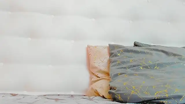 karissia online show from October 28, 2025, 5:50 am