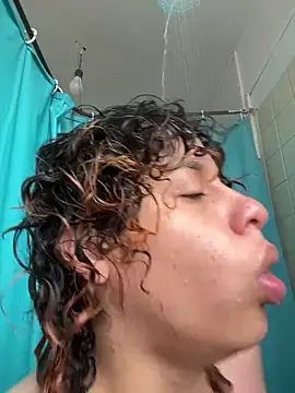 EmmaMelissa0521 online show from April 17, 2026, 1:25 pm