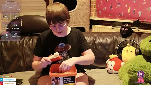 Snapshot of GamerGirl_Eve chatting on October 11, 2025, 6:09 pm GamerGirl Eve online show from October 11, 2025, 6:09 pm