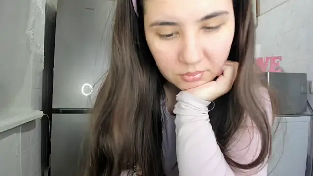 MiaMarrone online show from December 22, 2025, 2:11 am