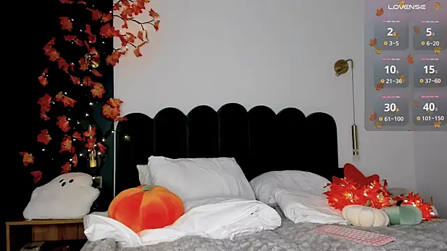 BondGirll online show from October 24, 2025, 6:34 am