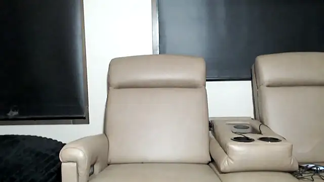 Snapshot of ThickD2C chatting on February 6, 2026, 2:51 am ThickD2C online show from February 6, 2026, 2:51 am