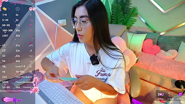 shanon- online show from June 12, 2026, 11:35 pm