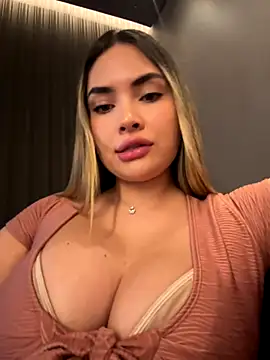 Snapshot of AnaCarrera chatting on October 26, 2025, 3:56 pm AnaCarrera online show from October 26, 2025, 3:56 pm