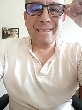 chicoguapo8 online show from March 7, 2026, 8:47 pm