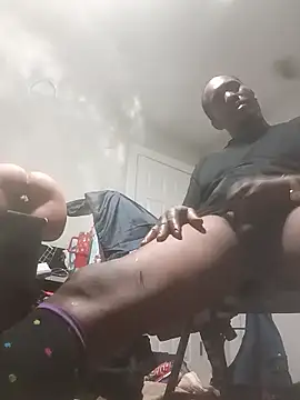 Makeyoucumallover online show from January 9, 2026, 9:27 am