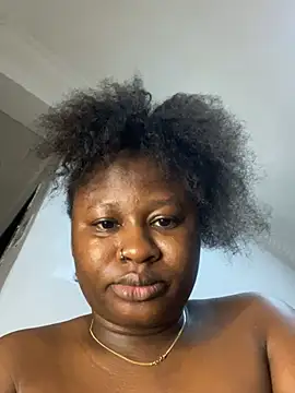 catty3232 online show from January 12, 2026, 11:42 pm