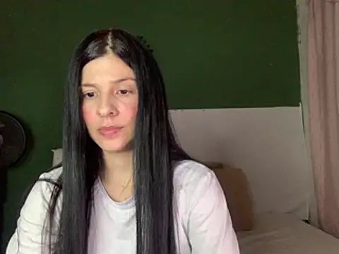 Estefani 32 online show from February 6, 2026, 2:29 am