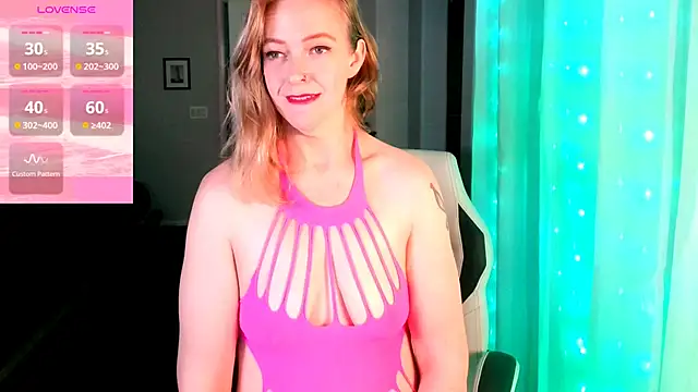 britteebee online show from October 28, 2025, 5:12 pm