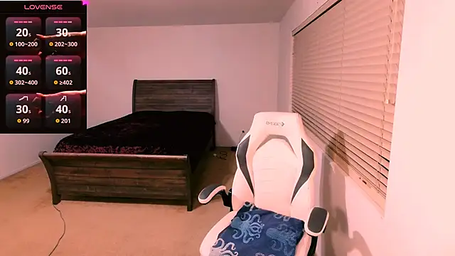 britteebee online show from March 29, 2026, 3:19 am