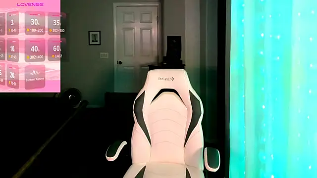 britteebee online show from October 21, 2025, 9:41 am