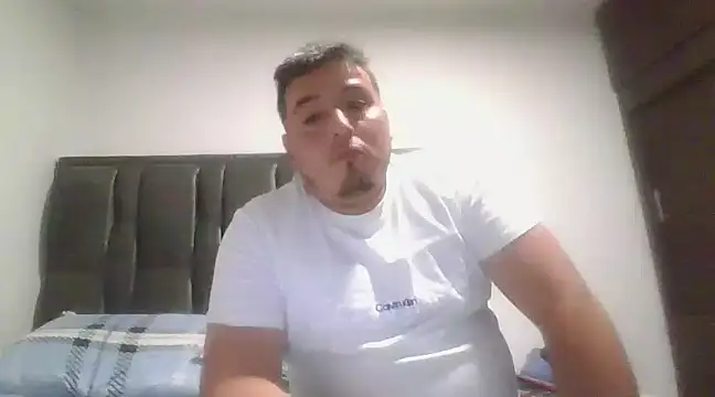 Snapshot of antonycruz chatting on December 19, 2024, 3:29 am antonycruz online show from December 19, 2024, 3:29 am