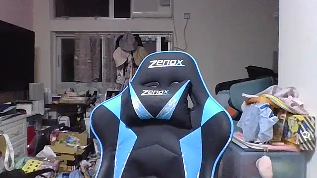 Snapshot of charlie_xdd chatting on November 1, 2025, 10:31 am charlie xdd online show from November 1, 2025, 10:31 am