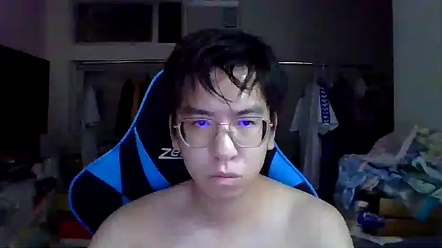 Snapshot of charlie_xdd chatting on December 10, 2024, 12:16 pm charlie xdd online show from December 10, 2024, 12:16 pm