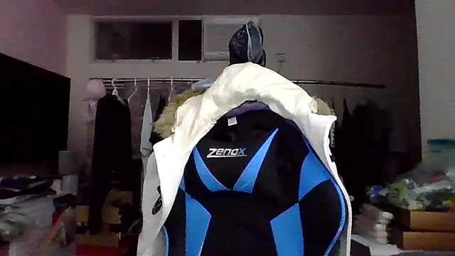 Snapshot of charlie_xdd chatting on January 17, 2025, 11:59 am charlie xdd online show from January 17, 2025, 11:59 am