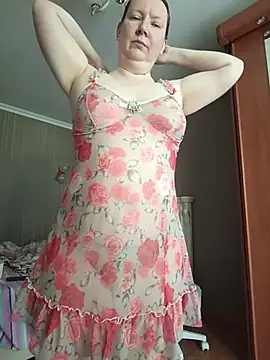 Snapshot of GoddessLara chatting on June 26, 2026, 1:44 am GoddessLara online show from June 26, 2026, 1:44 am