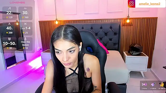 Snapshot of AMELIELEONE chatting on July 2, 2026, 12:33 pm AMELIELEONE online show from July 2, 2026, 12:33 pm
