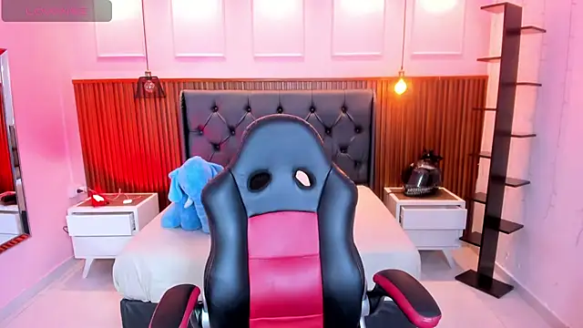 AMELIELEONE online show from September 16, 2025, 12:28 pm