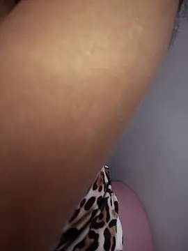 DulceLenns online show from November 23, 2025, 6:29 pm