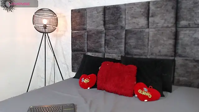 SusanRodriguez  online show from September 15, 2025, 9:15 pm