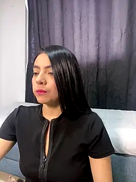 SusanRodriguez  online show from November 13, 2025, 8:24 pm