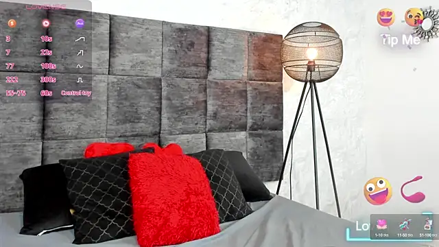 SusanRodriguez  online show from February 26, 2025, 8:36 pm