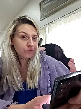 ScarletCallings420 online show from February 20, 2025, 7:19 pm