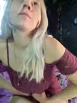 ScarletCallings420 online show from February 9, 2025, 8:56 pm