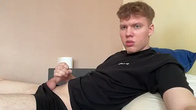 Snapshot of sexybooii6968 chatting on February 12, 2026, 1:33 pm sexybooii6968 online show from February 12, 2026, 1:33 pm