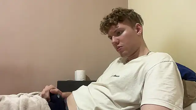 Snapshot of sexybooii6968 chatting on December 16, 2025, 2:43 pm sexybooii6968 online show from December 16, 2025, 2:43 pm