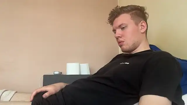 sexybooii6968 online show from October 2, 2025, 11:46 am