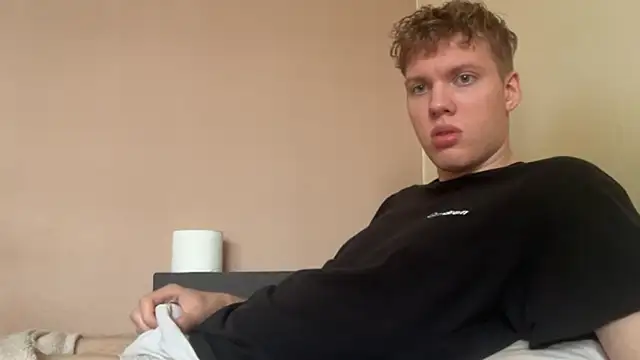 sexybooii6968 online show from October 3, 2025, 9:33 am