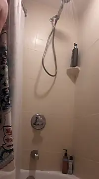 EZYves online show from December 3, 2024, 7:50 pm