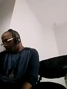 jhoneybee online show from March 11, 2025, 6:08 pm