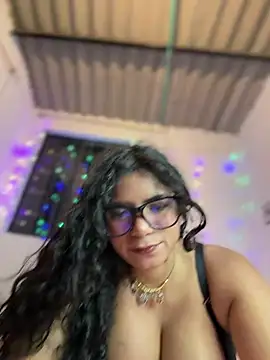 Snapshot of Simone_Miller chatting on May 30, 2026, 12:28 am Simone Miller online show from May 30, 2026, 12:28 am