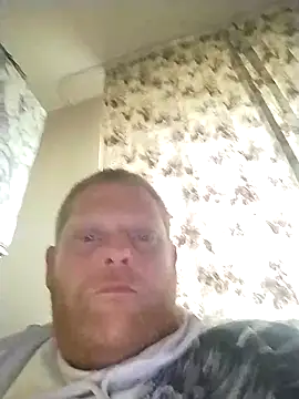 Snapshot of Baumhackel chatting on April 12, 2026, 3:48 pm Baumhackel online show from April 12, 2026, 3:48 pm