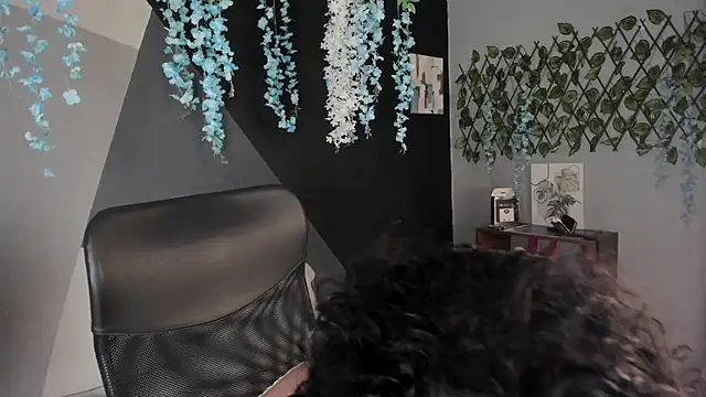 Snapshot of alixon_fiore5 chatting on May 20, 2026, 5:37 am alixon fiore5 online show from May 20, 2026, 5:37 am