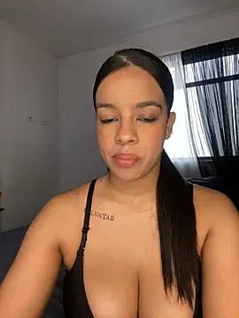 Snapshot of trianawhite chatting on July 15, 2026, 3:30 pm trianawhite online show from July 15, 2026, 3:30 pm