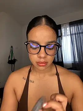 trianawhite online show from April 11, 2026, 3:05 pm